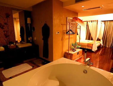 广州海珠养生会所的黄昏恋：当爱情遇上八十岁